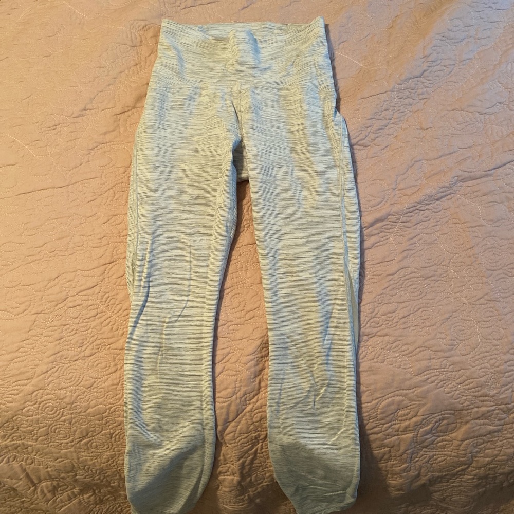 Lululemon white and grey leggings w mesh